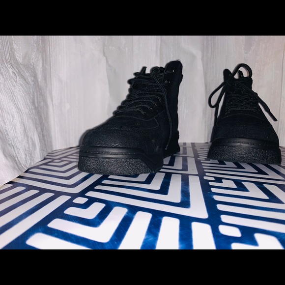 Black Suede Top Shoes - Picture 6 of 9